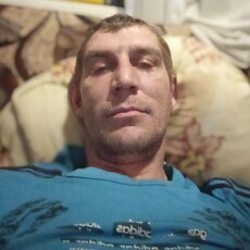 Юра, 35