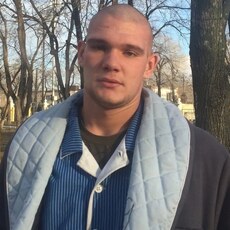 Назар, 22