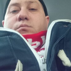 Веня, 37