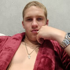 Даня, 25