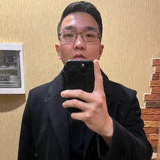 Валентин, 35