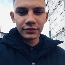 Слава, 23