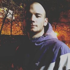 Леонид, 22