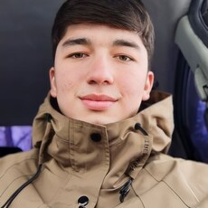 Денис, 19