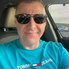 Веня, 42