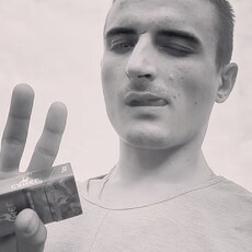 Юрий, 29