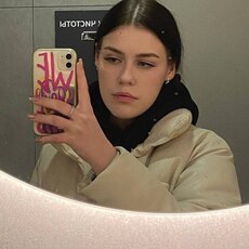 Лариса, 24