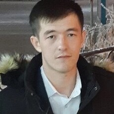 Виктор, 33