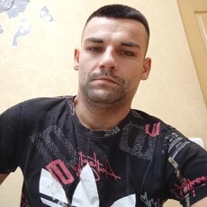 Юрий, 33