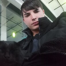 Эрик, 22