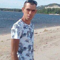 Роман, 37