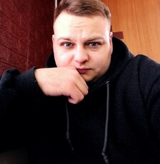 Макс, 28