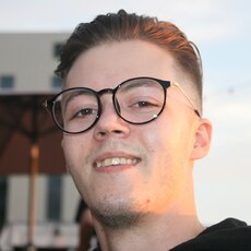Макс, 25