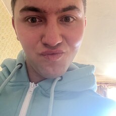 Веня, 26