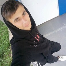 Вася, 28