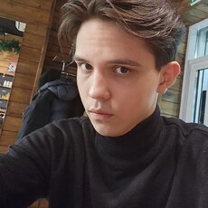 Максим, 25