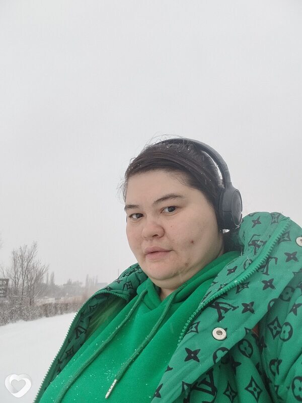 Оля