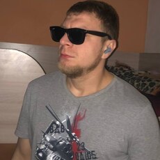 Миша, 32