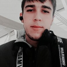 Макс, 23