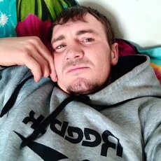 Валя, 32