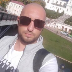 Вова, 32