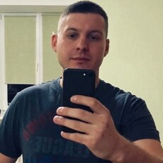 Денис, 33