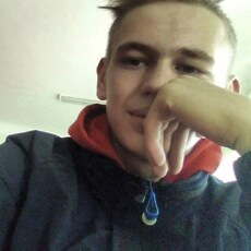 Веня, 21