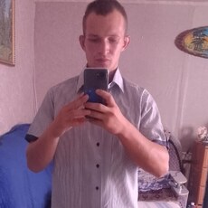 Виктор, 25