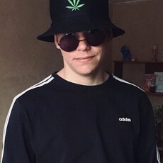 Виталий, 23