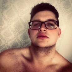 Аркадий, 25