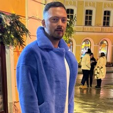 Веня, 36