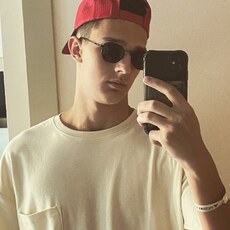 Григорий, 22