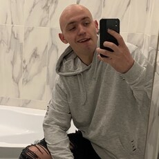 Виктор, 22