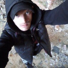 Сеня, 33