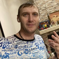 Валера, 32