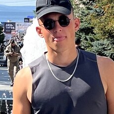 Максим, 21