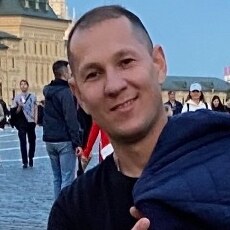 Роман, 43