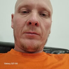 Толя, 42