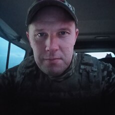 Валентин, 35