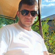 Валентин, 41