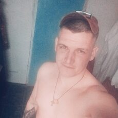 Тим, 28