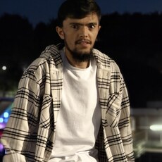 Юра, 27