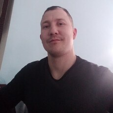Толя, 36