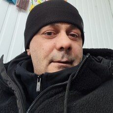 Юрий, 44