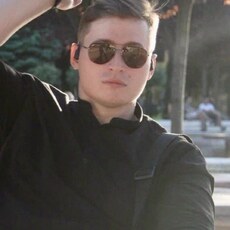 Веня, 28