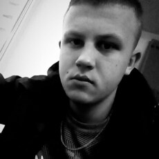 Леонид, 22