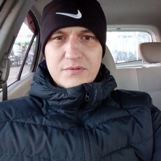 Тёма, 33