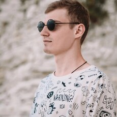 Виктор, 22
