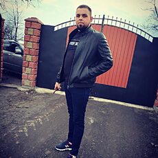 Даня, 32