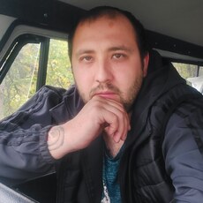 Леонид, 31